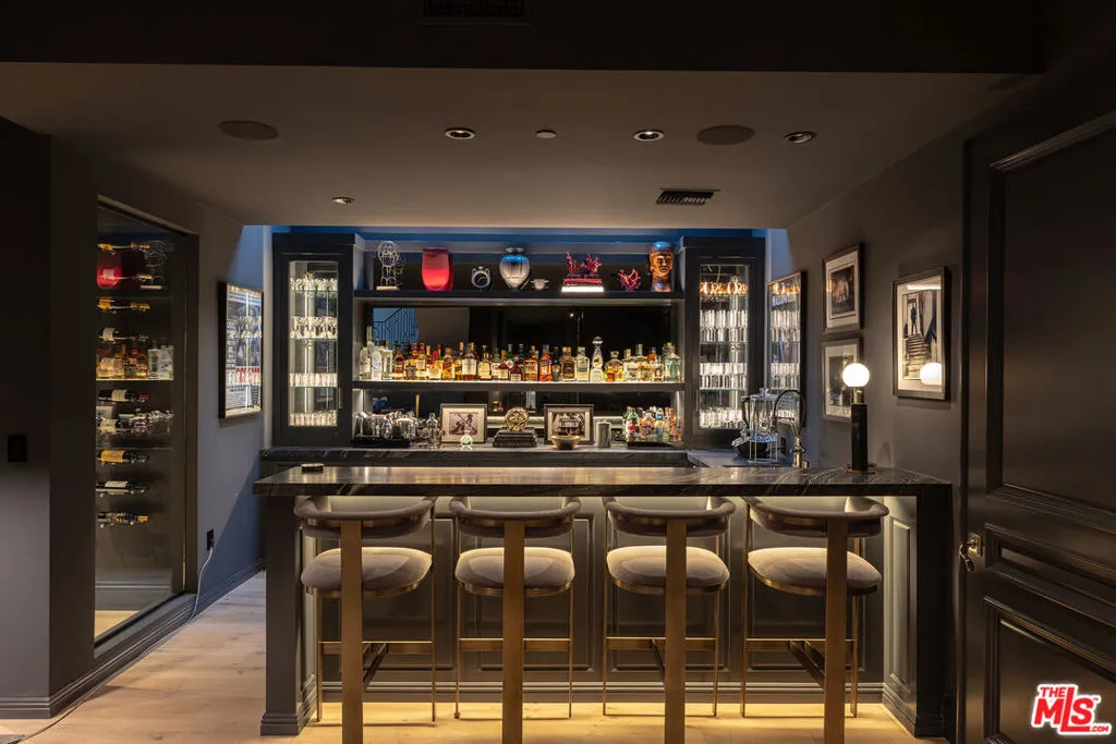 9520 Hidden Valley Road, Beverly Hills, California 90210 home-pic-20